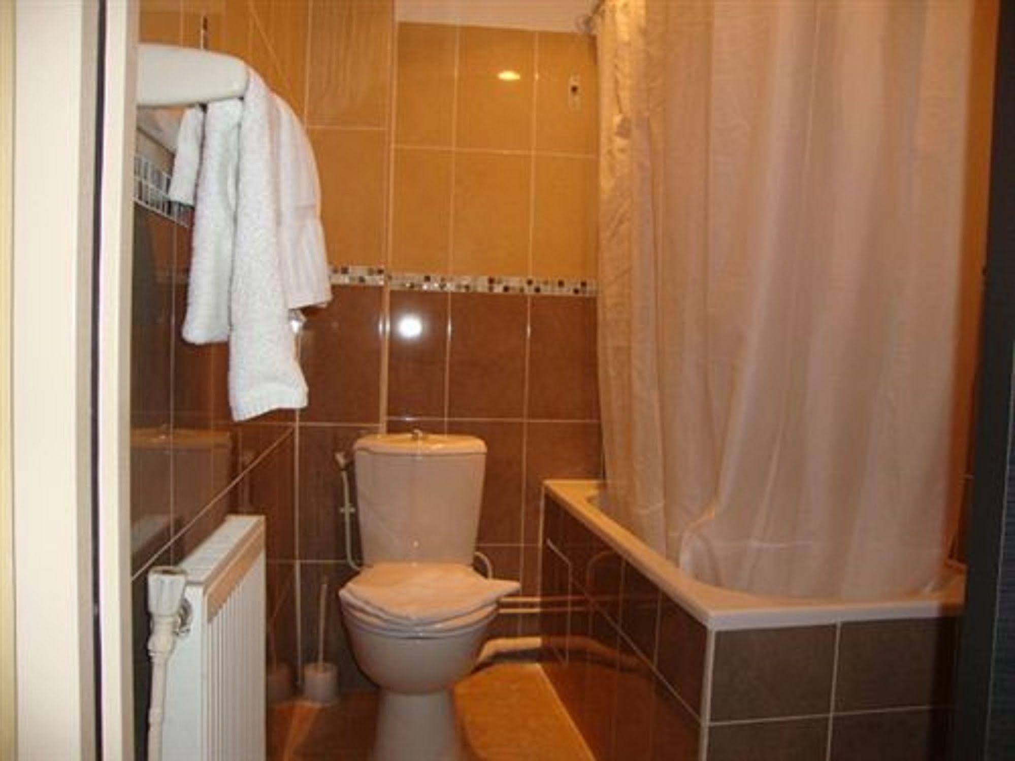 Hotel Luxor Bastille 2*